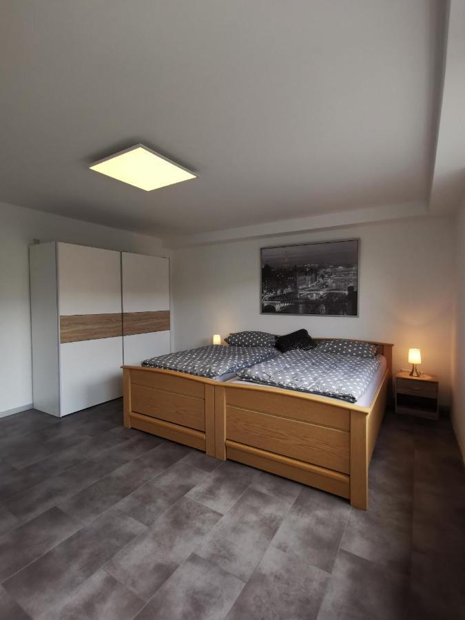 Moderne Wohnung Mit Terrasse Und Eigenem Zugang. Remscheid Esterno foto